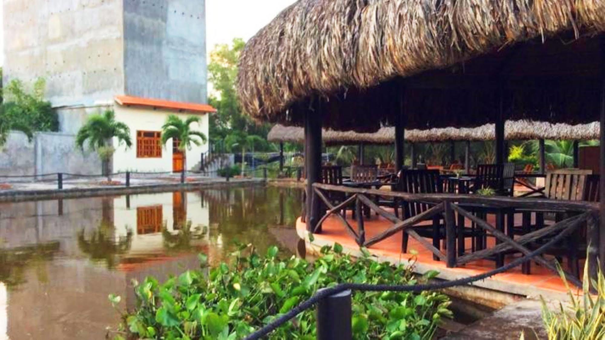 Huong Toan Resort Дуонг-Донг Экстерьер фото